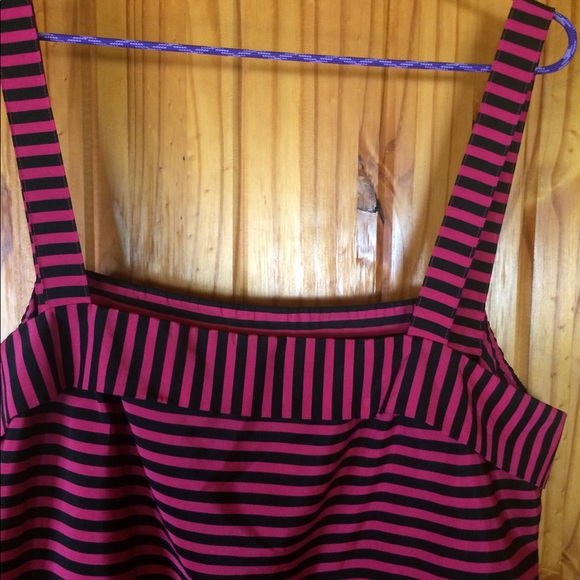 Fun 90’s Kasper Crop Top - Picture 2 of 6